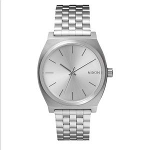 Nixon watch 37mm watch new condition